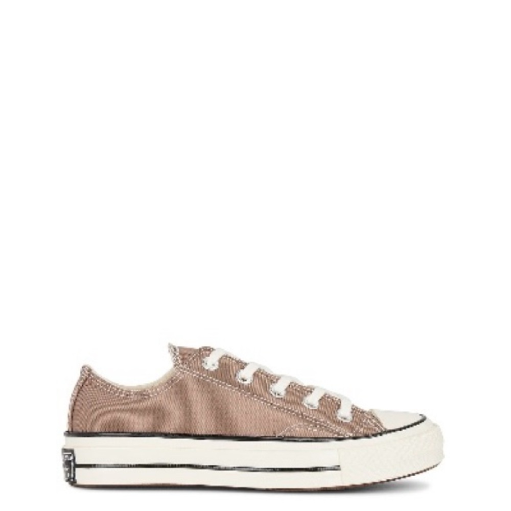 Like new! Worn once Converse chuck 70 size m5/W7